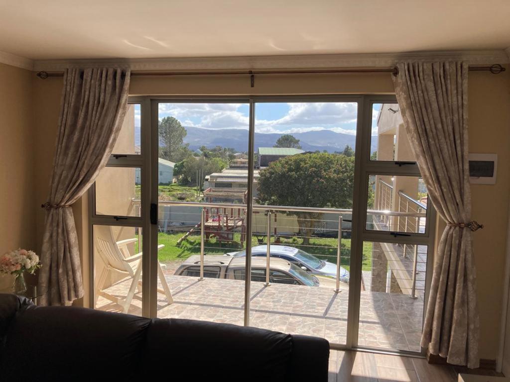 Elim Self Catering Apartment Fisherhaven Екстериор снимка