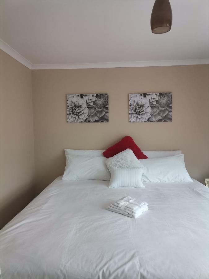 Elim Self Catering Apartment Fisherhaven Екстериор снимка