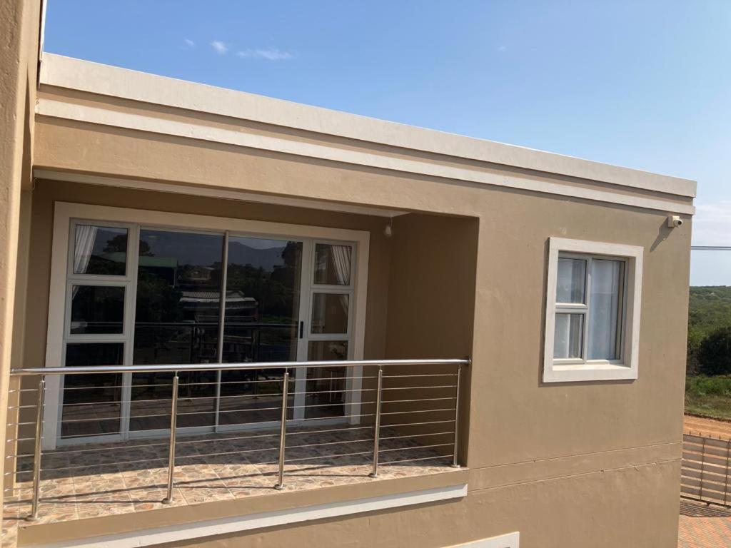 Elim Self Catering Apartment Fisherhaven Екстериор снимка