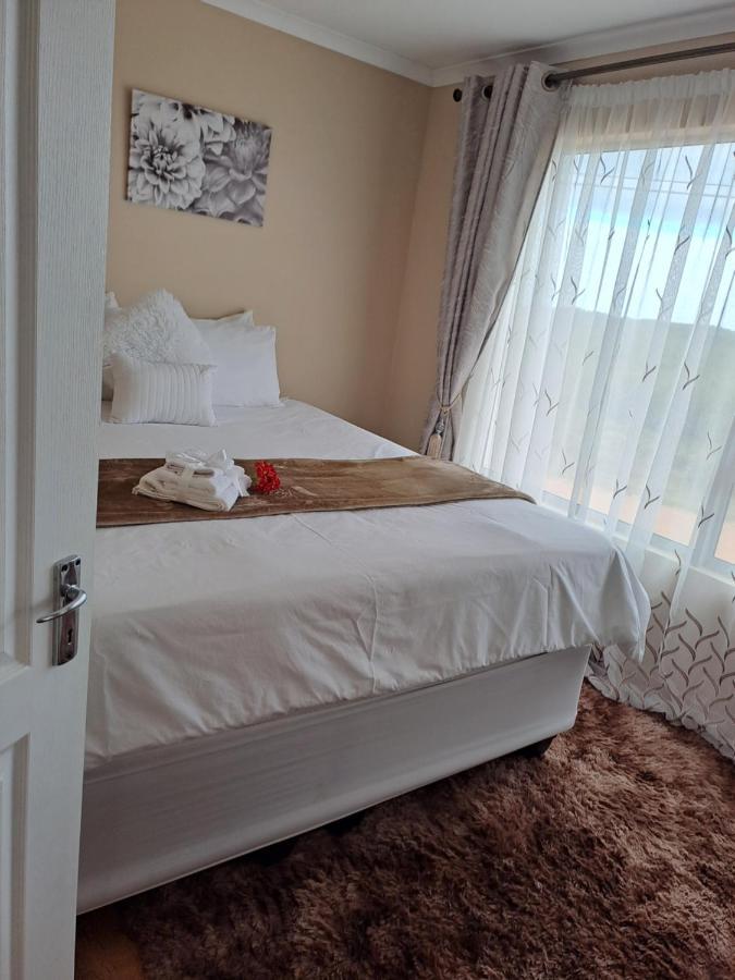 Elim Self Catering Apartment Fisherhaven Екстериор снимка