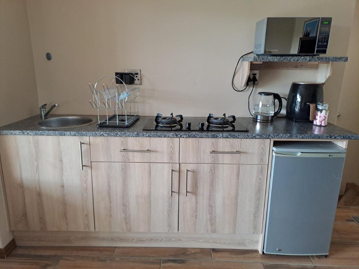Elim Self Catering Apartment Fisherhaven Екстериор снимка
