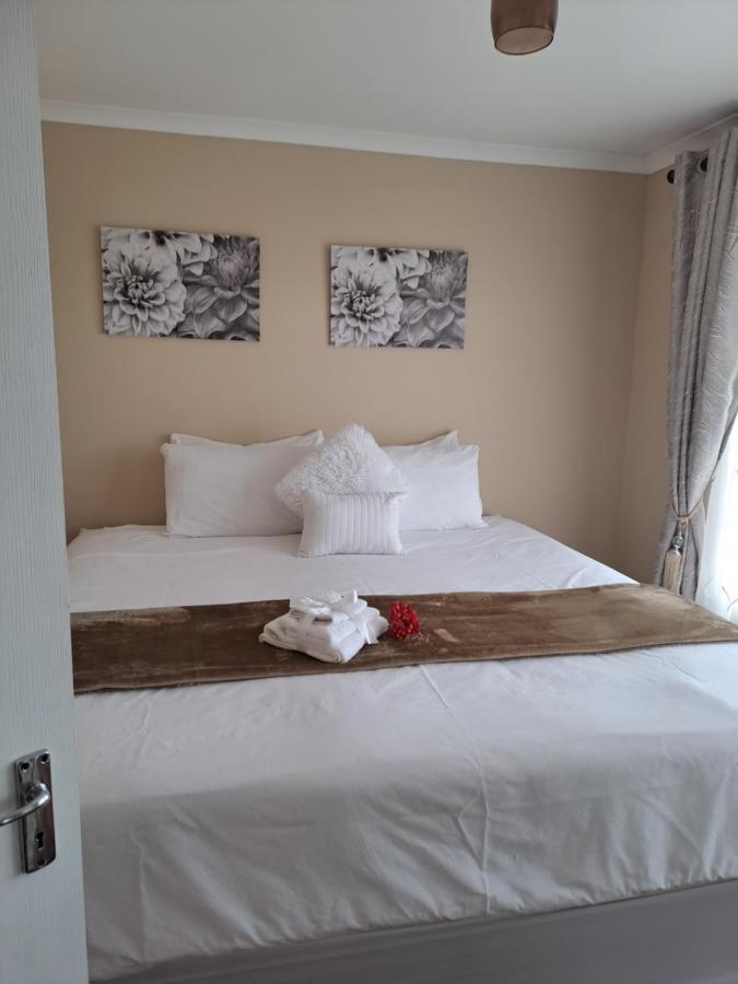 Elim Self Catering Apartment Fisherhaven Екстериор снимка