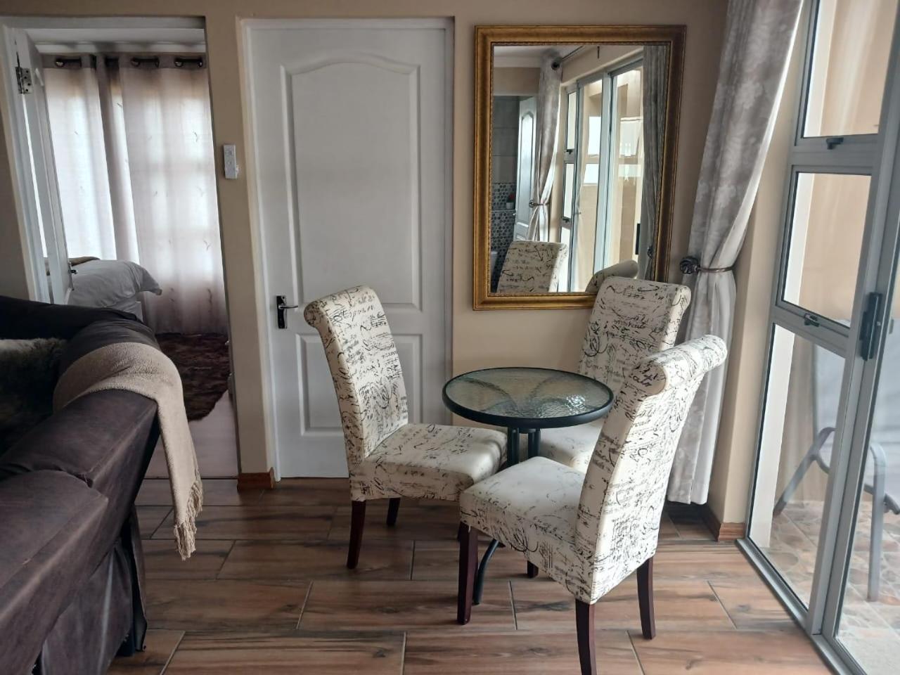 Elim Self Catering Apartment Fisherhaven Екстериор снимка